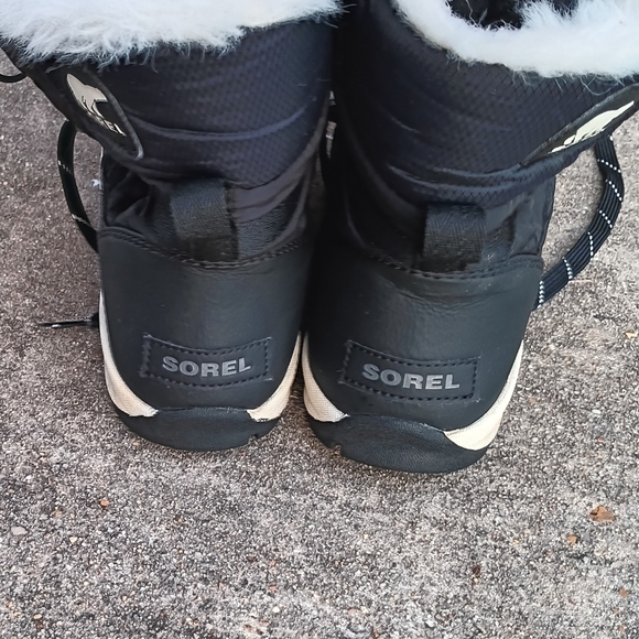 Sorel Whitney II Waterproof Short Lace Faux Fur Boots Girls 6½ (Wo.8) - Picture 7 of 11